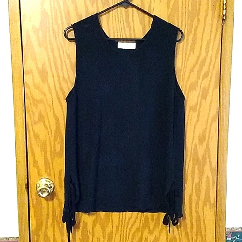 Black Sleeveless Sweater